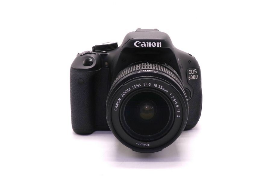 Canon EOS 600D kit в упаковке (пробег 3820 кадров)