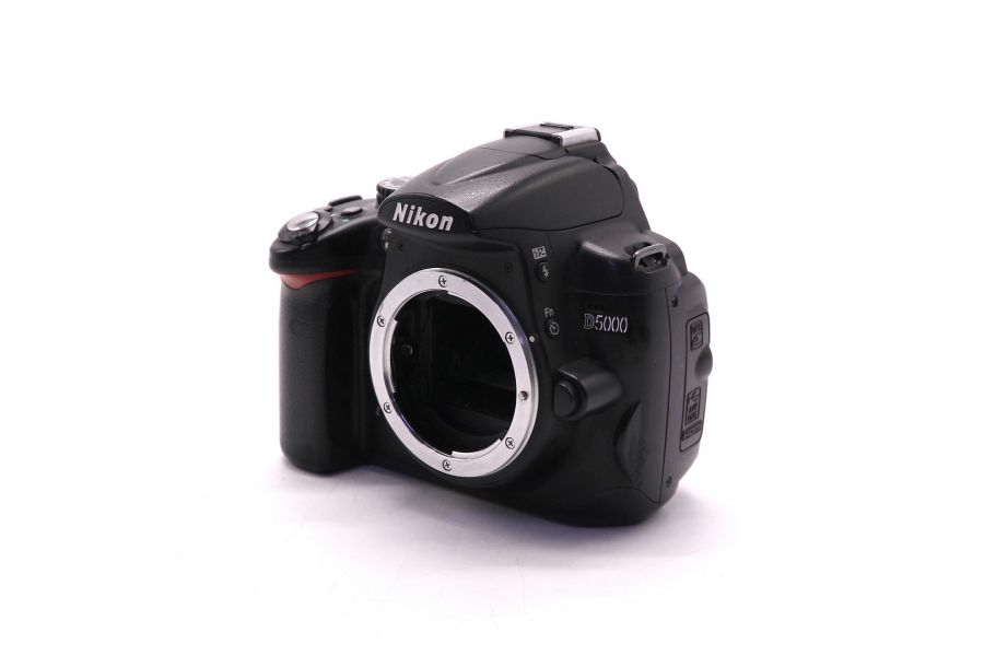 Фотоаппарат Nikon D5000 body (пробег 16400 кадров)
