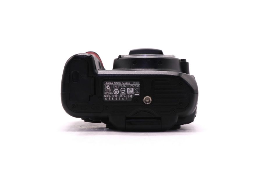 Фотоаппарат Nikon D5000 body (пробег 16400 кадров)
