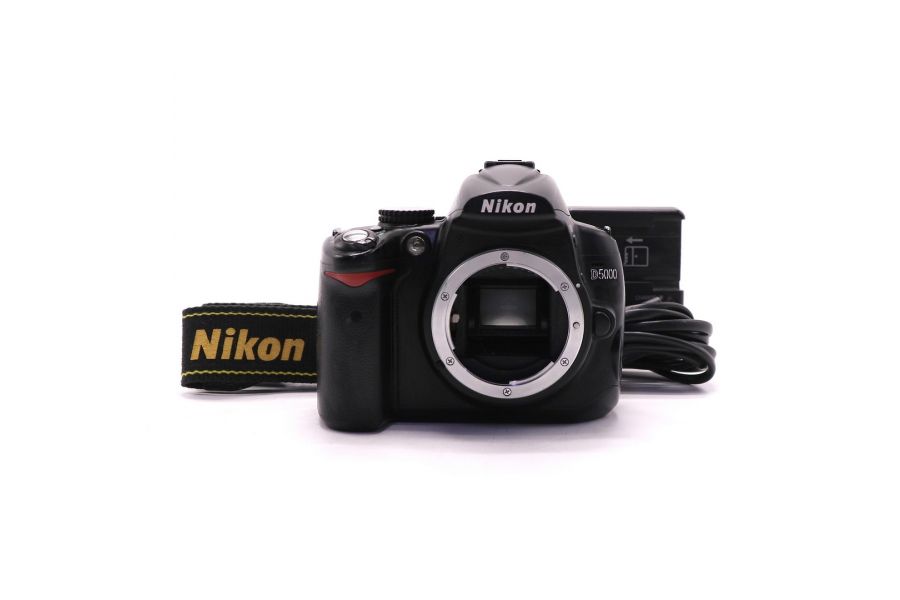 Фотоаппарат Nikon D5000 body (пробег 16400 кадров)