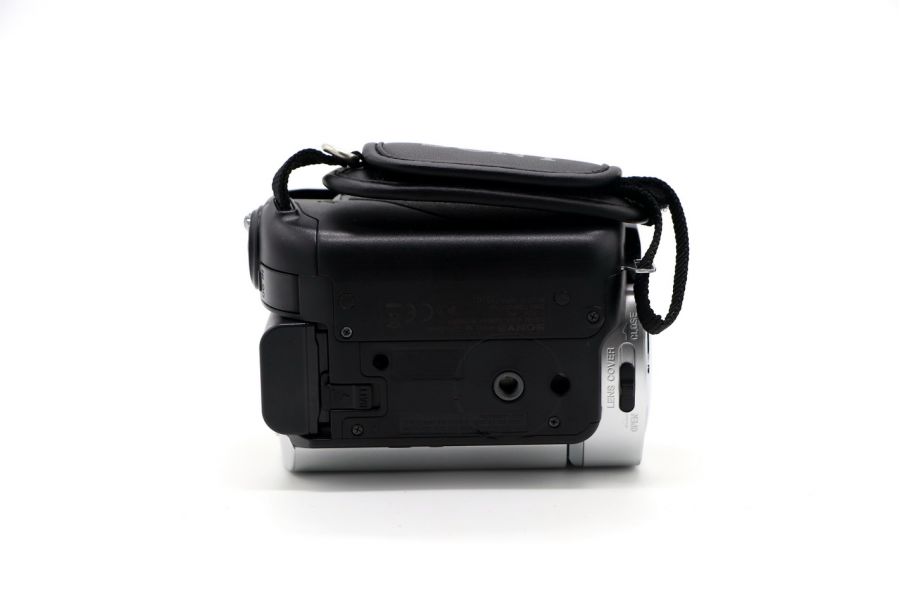 Видеокамера Sony DCR-SR46E