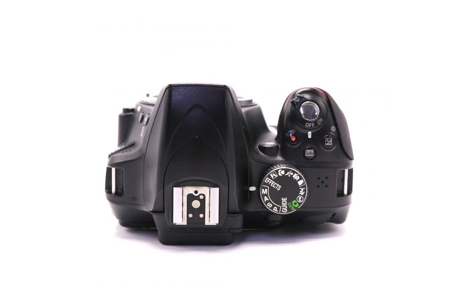 Nikon D3300 body (пробег 17685 кадров)