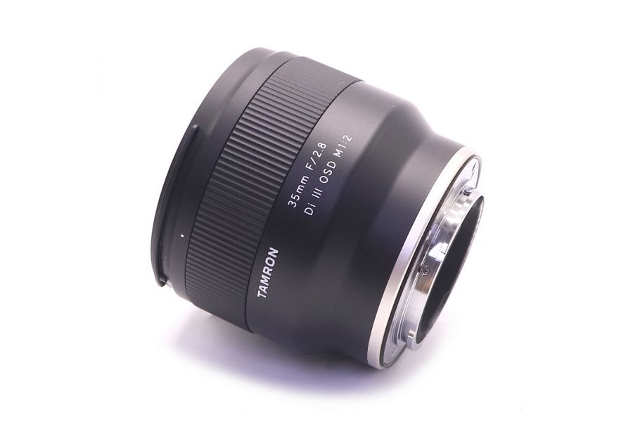 Tamron 35mm F/2.8 Di III OSD (F053) в упаковке