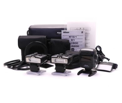 Фотовспышка Nikon Speedlight Commander Kit R1C1