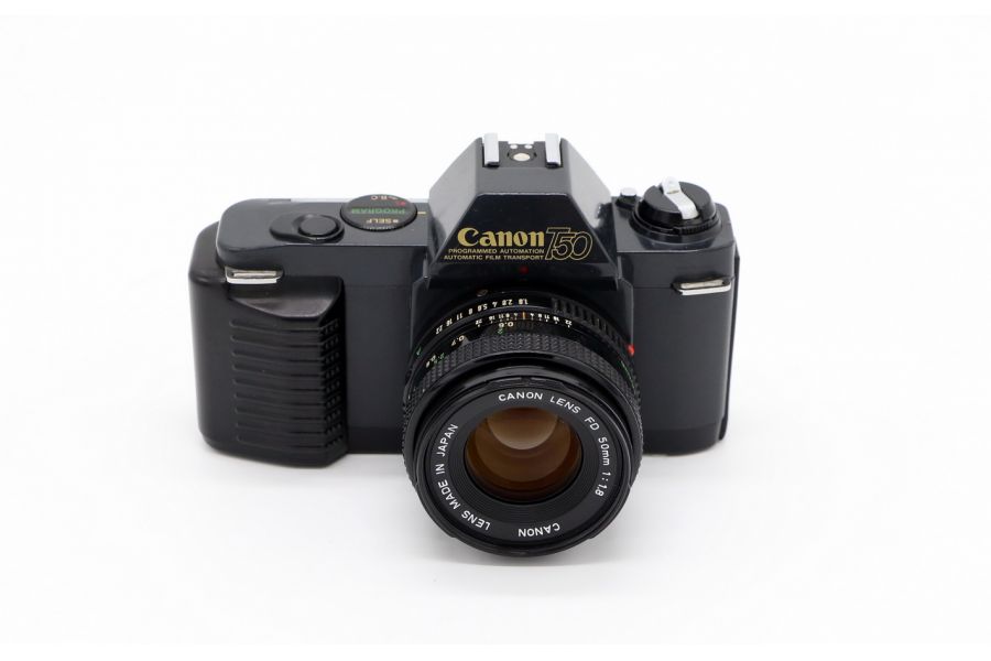Canon T50 + Canon FD 1.8/50 (Japan, 1983)