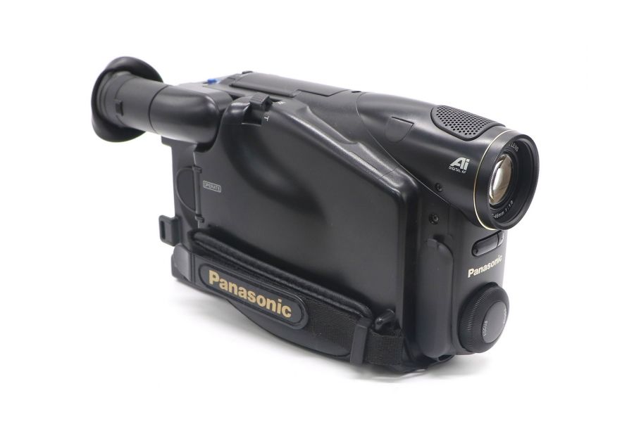 Видеокамера Panasonic NV-R10E