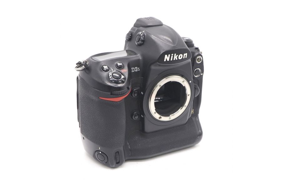 Nikon D3S body (пробег 772700 кадров)