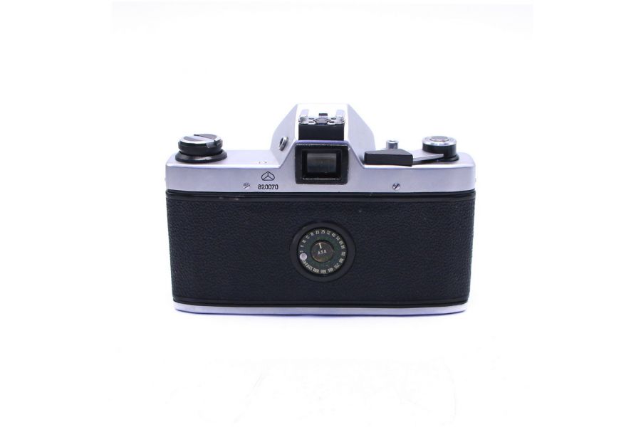 Советский зеркальный фотоаппарат Киев 17 body