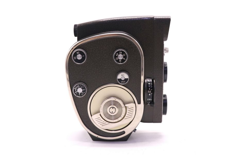 Любительская узкоплёночная кинокамера Кварц-2м 