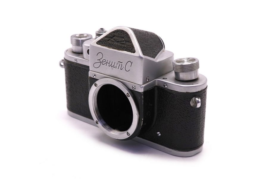 Советский зеркальный фотоаппарат Зенит С body 