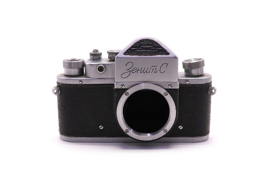 Советский зеркальный фотоаппарат Зенит С body 