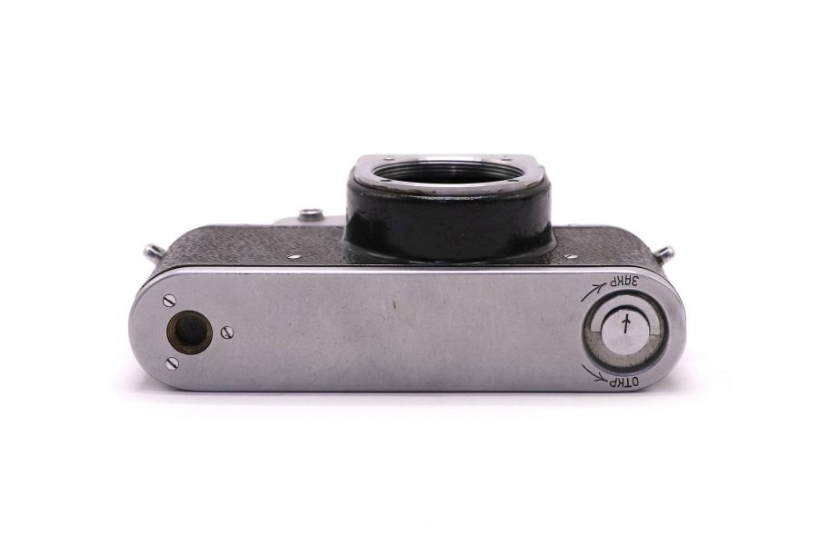 Советский зеркальный фотоаппарат Зенит С body 