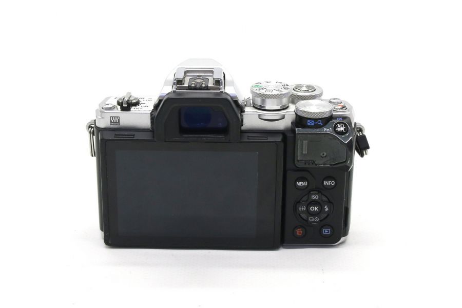 Olympus OM-D E-M10 Mark III body silver (пробег 41000 кадров)