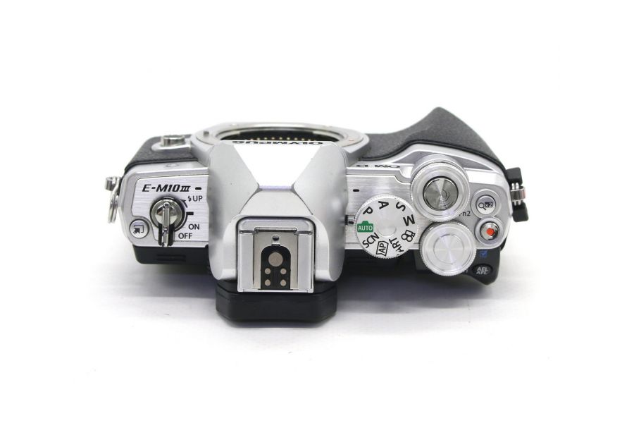 Olympus OM-D E-M10 Mark III body silver (пробег 41000 кадров)