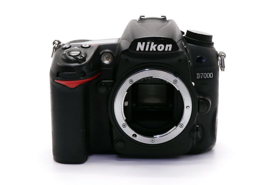 Nikon D7000 body (пробег 36075 кадров)