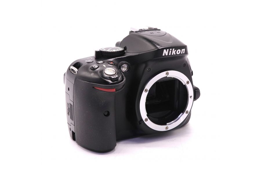 Nikon D5200 body б/у (неисправен)
