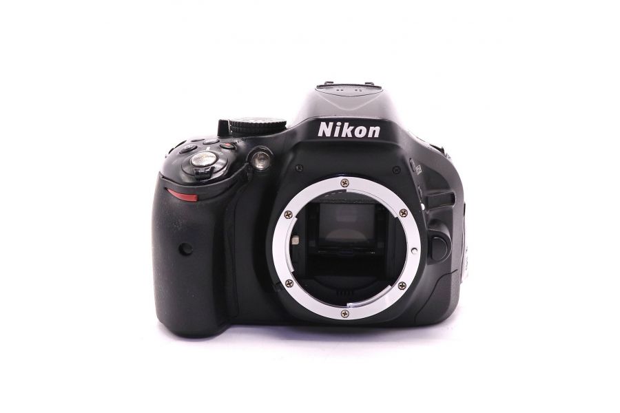 Nikon D5200 body б/у (неисправен)