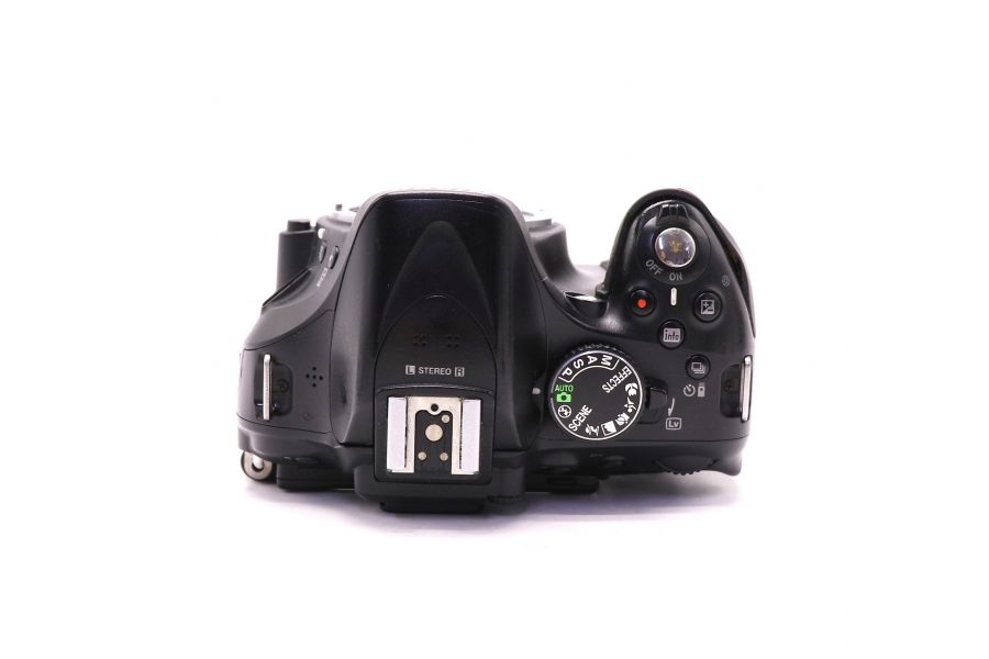 Nikon D5200 body б/у (неисправен)