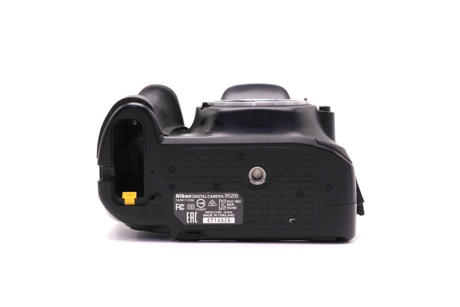 Nikon D5200 body б/у (неисправен)