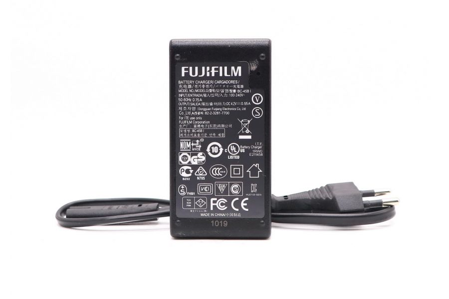 Зарядное устройство Fujifilm BC-45B