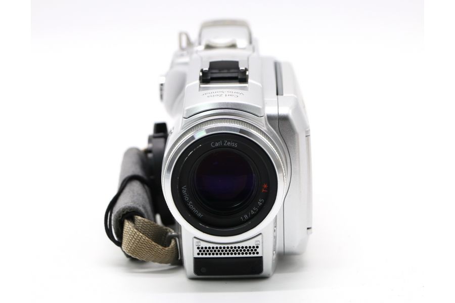 Видеокамера Sony DCR-HC85E