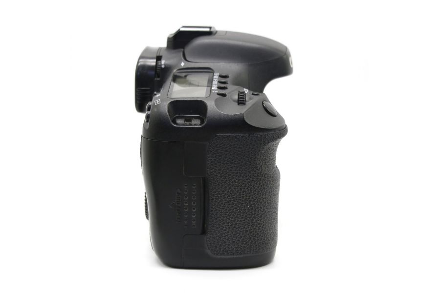 Canon EOS 7D body в упаковке (пробег 133085 кадров)
