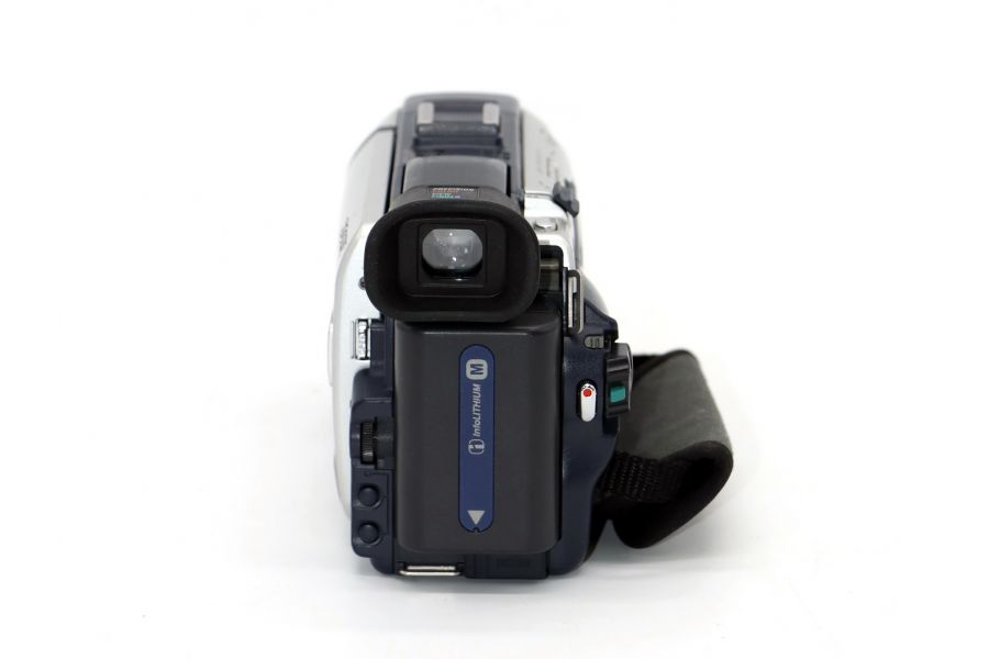 Видеокамера Sony DCR-TRV30
