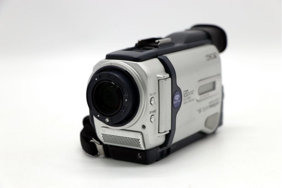 Видеокамера Sony DCR-TRV30