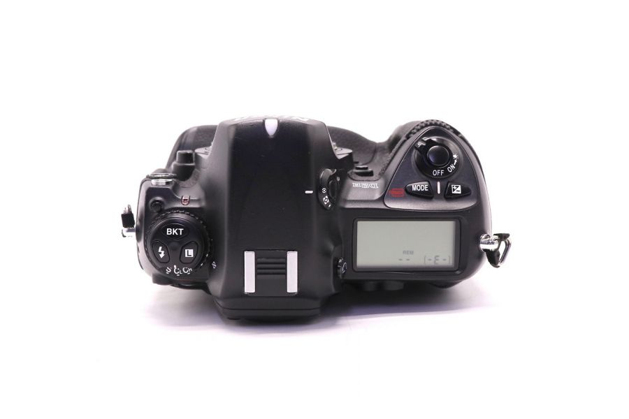 Nikon D2H body (пробег 31000 кадров)
