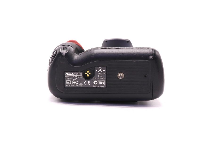 Nikon D2H body (пробег 31000 кадров)