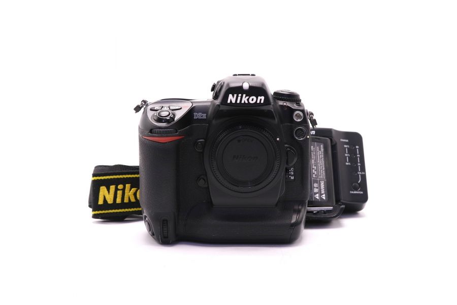 Nikon D2H body (пробег 31000 кадров)