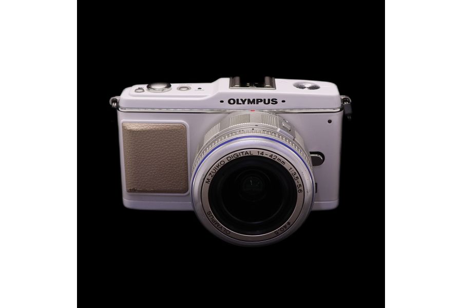Olympus Pen E-P1 kit (пробег 6800 кадров)