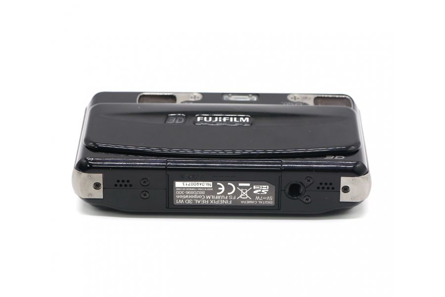 Fujifilm FinePix REAL 3D W1 в упаковке