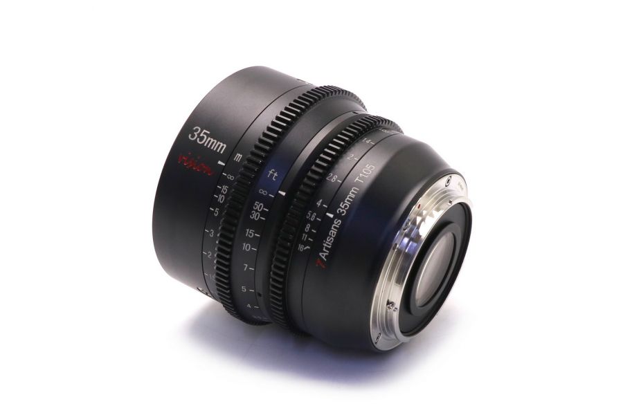 7artisans 35mm T1.05 EOS-R в упаковке