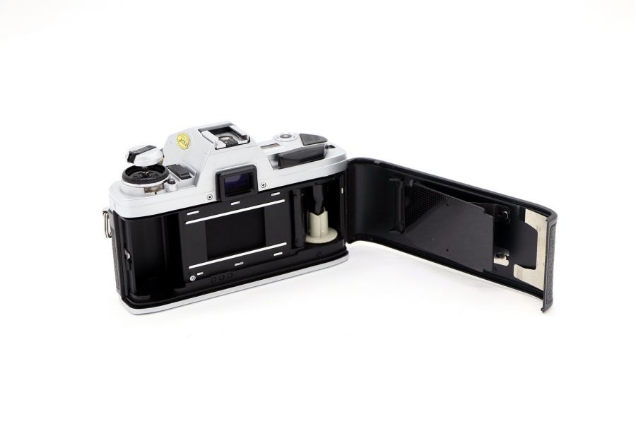 Minolta X-300 + Minolta MD 1.7/50