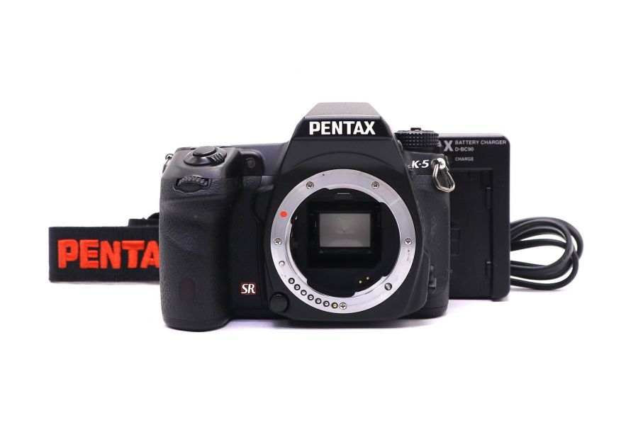 Pentax K-5 body (пробег 7335 кадров)