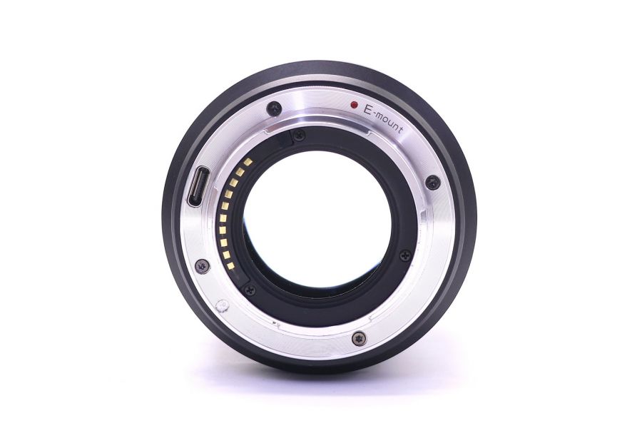 Sirui Sniper 56mm f/1.2 AF APS-C E-Mount в упаковке