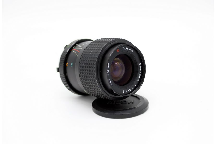 Tokina 35-70mm f/3,5-4,8 (Japan, 1980) 