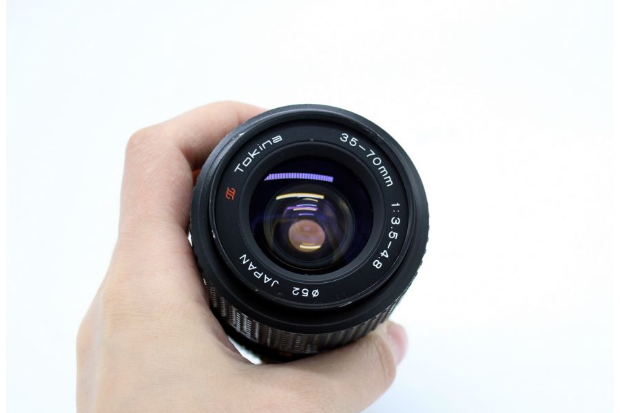 Tokina 35-70mm f/3,5-4,8 (Japan, 1980) 
