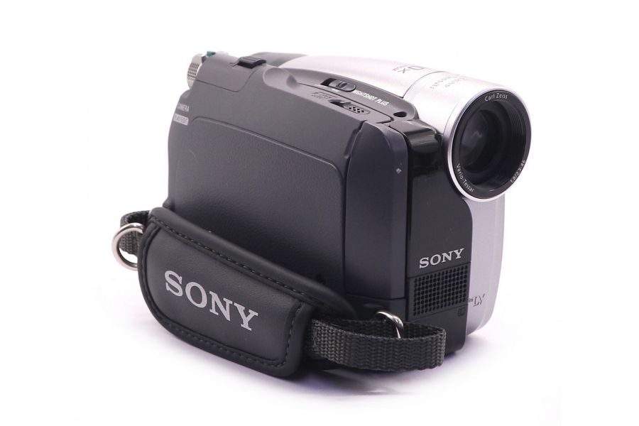 Видеокамера Sony DCR-HC27E в упаковке