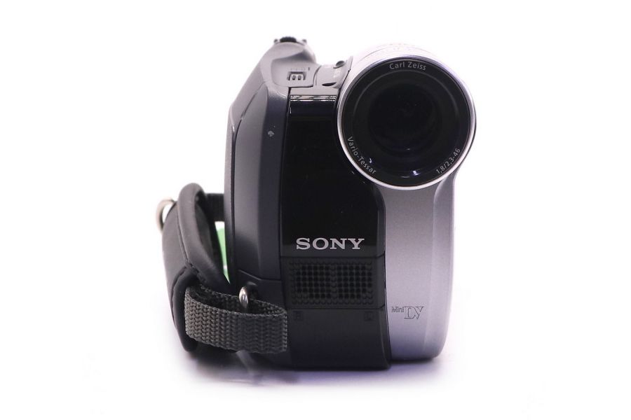 Видеокамера Sony DCR-HC27E в упаковке