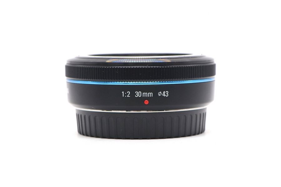 Samsung 30mm f/2.0 в упаковке