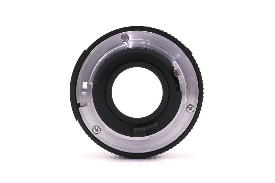 Nikon 50mm f/1.8 Nikkor в упаковке