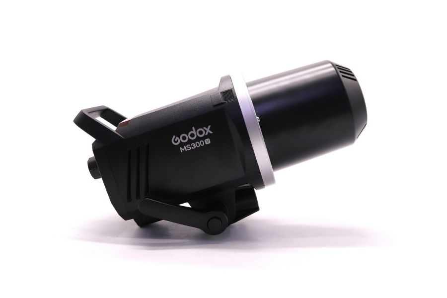 Легкая вспышка студийная Godox MS300V в упаковке 