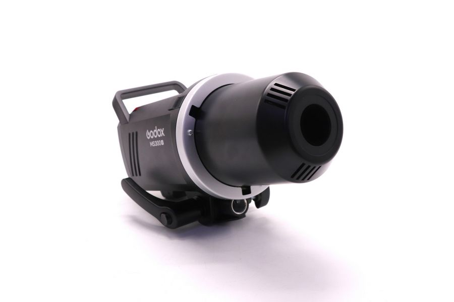 Легкая вспышка студийная Godox MS300V в упаковке 