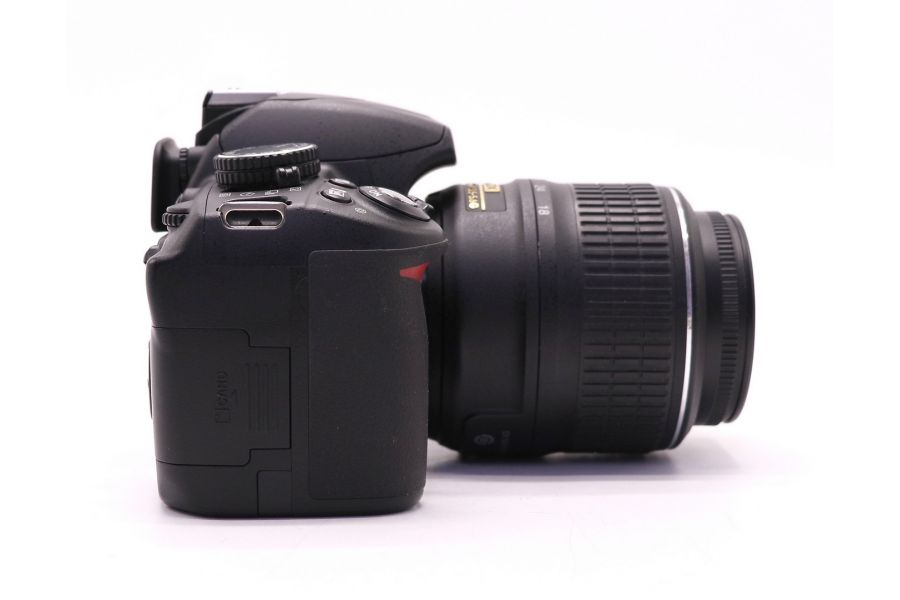 Nikon D3100 kit (пробег 5175 кадров)