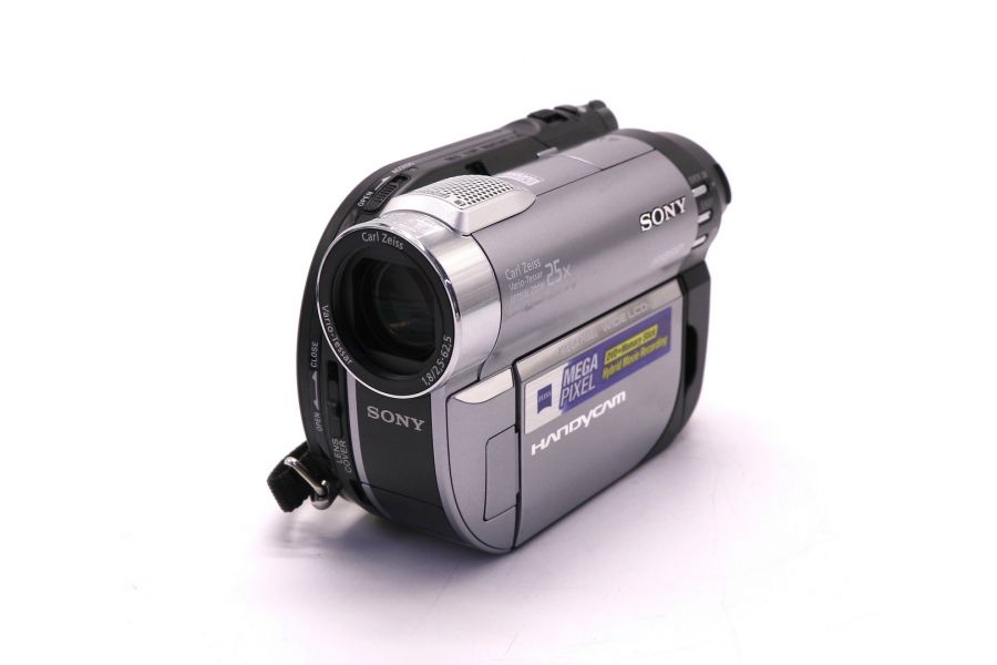 Видеокамера Sony DCR-DVD710E