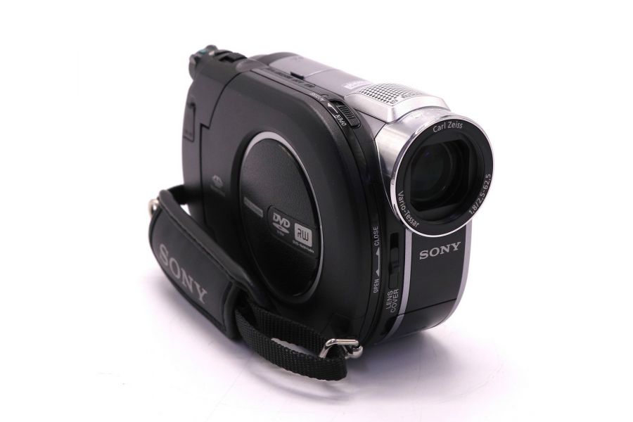 Видеокамера Sony DCR-DVD710E