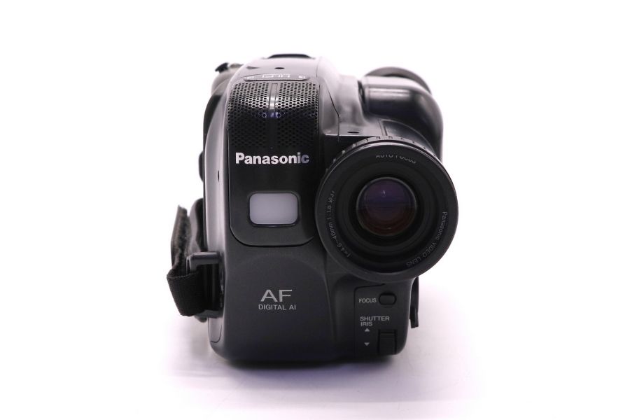 Видеокамера Panasonic NV-S900