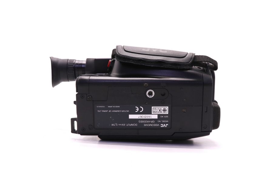 Видеокамера VHS-C JVC GR-AX200EG аналоговая
